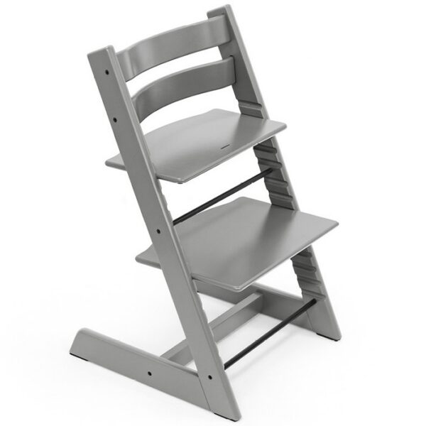 Stokke Tripp Trapp Storm Grey – justerbar matstol i antracitgrå björk